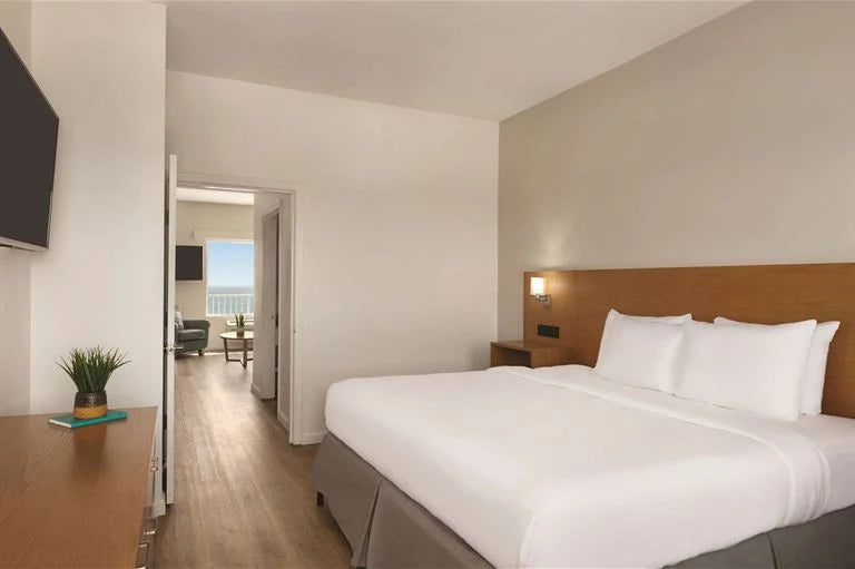 1 King Bed, Suite, Nonsmoking, Accessible